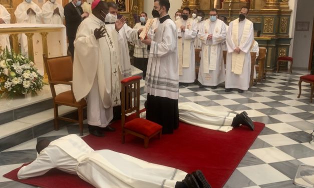Monseigneur José Moko a ordonné diacres deux séminaristes d’Idiofa en Espagne !