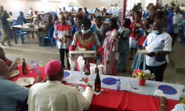 La communauté famille chrétienne d’Idiofa a célébré le don du sacerdoce avec leurs prêtres !