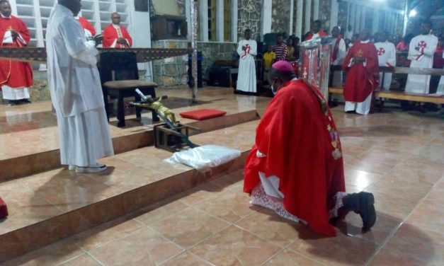 Sermon de Monseigneur José Moko à la prière de Vendredi Saint !